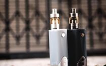 Praxis Vapors Banshee 150W TC Box – бокс-мод с новой модой на дисплей!