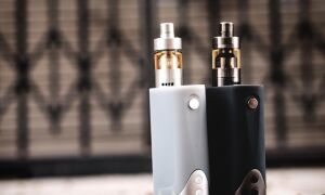 Praxis Vapors Banshee 150W TC Box – бокс-мод с новой модой на дисплей!